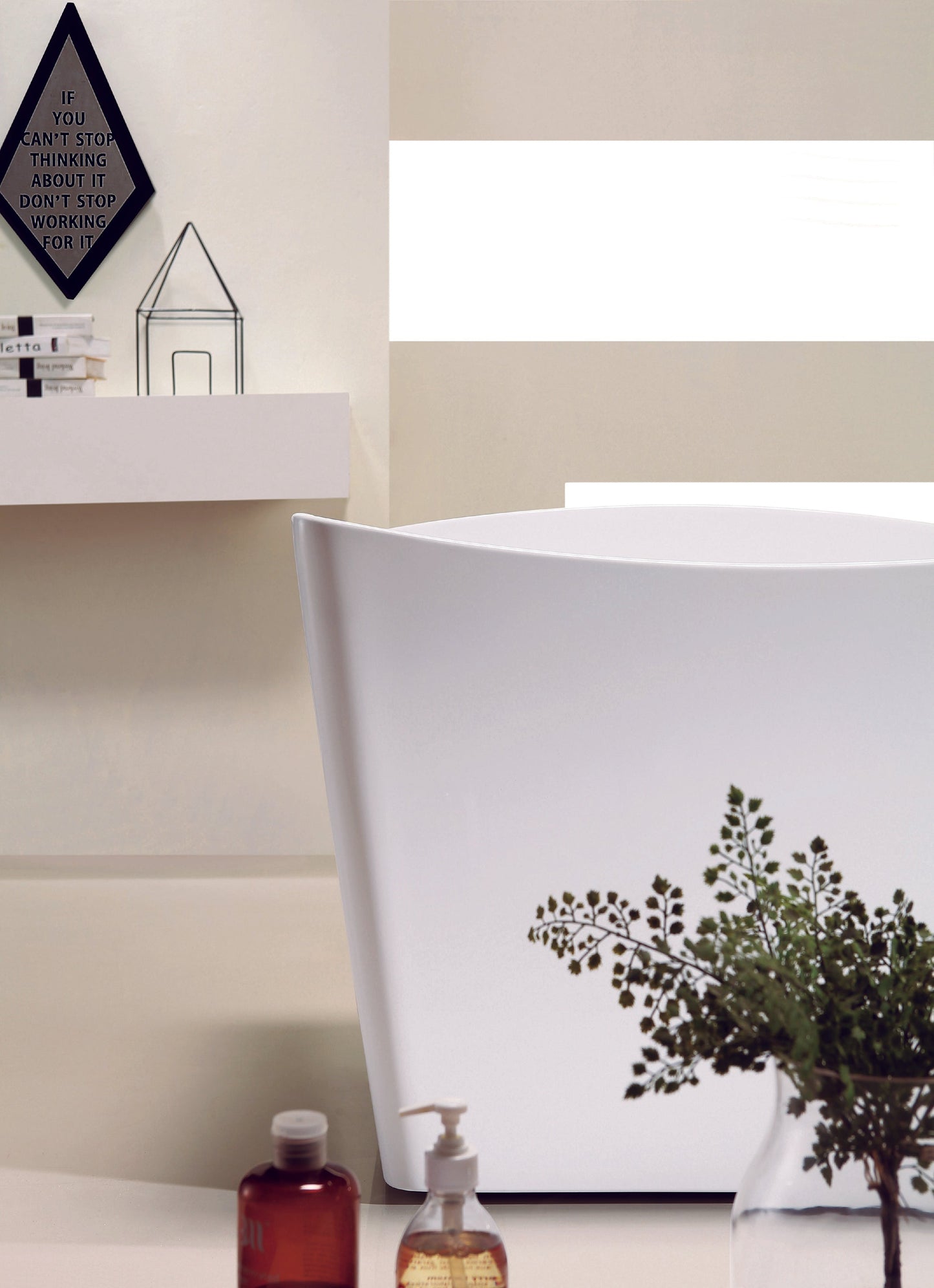 CD 67-inch BT-15 Gloss White Modern Freestanding Bathtub (Acrylic)