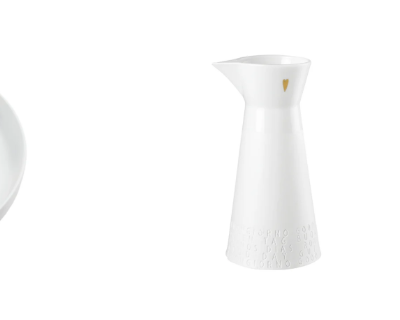 Bonjour porcelain pitcher with gold heart