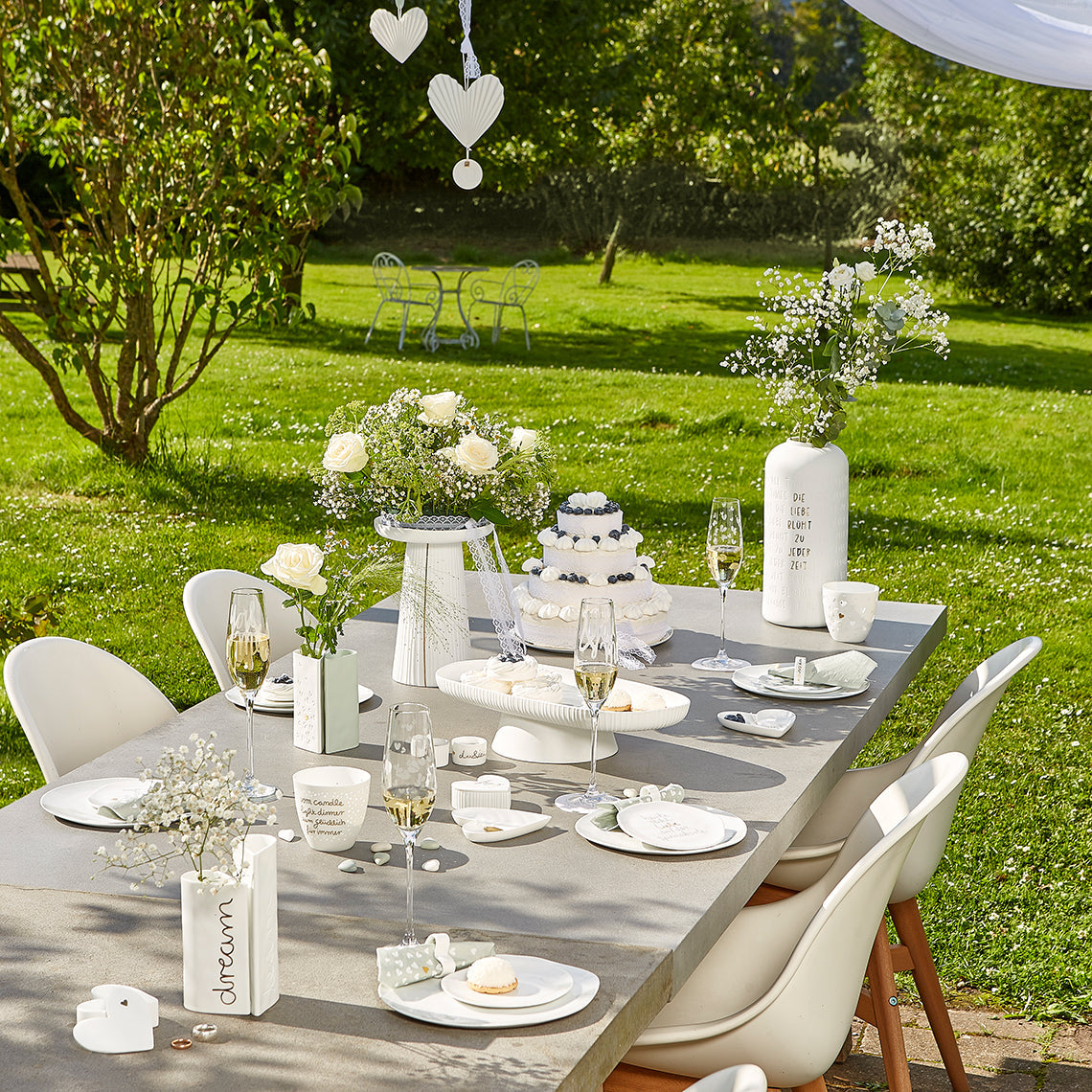 Heart shaped porcelain plate lifestyle