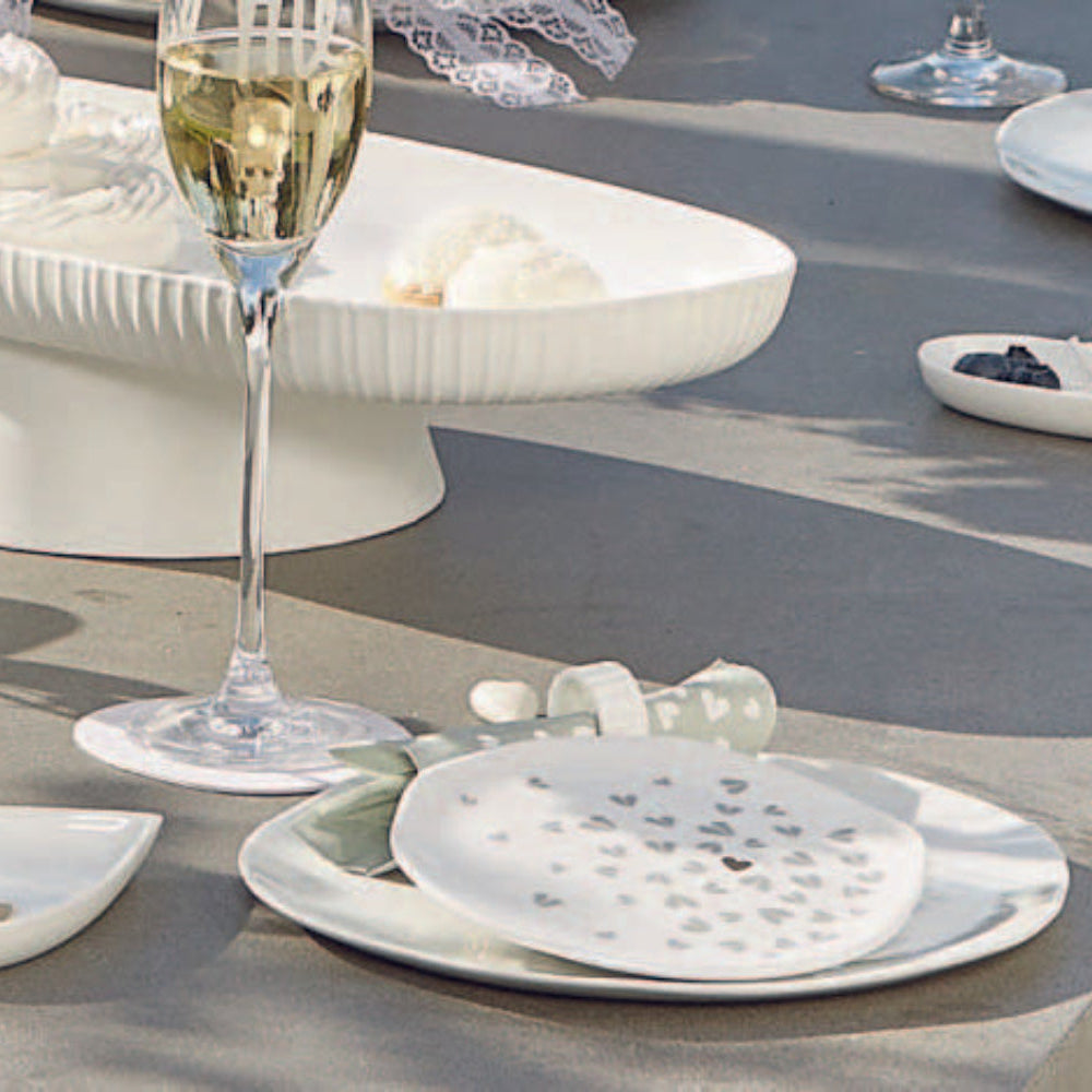 White Porcelain Heart Plate detail