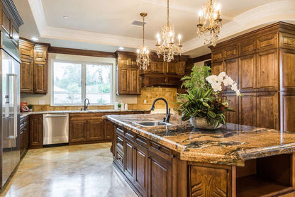 CHOCOLATE GLAZE finished kitchen