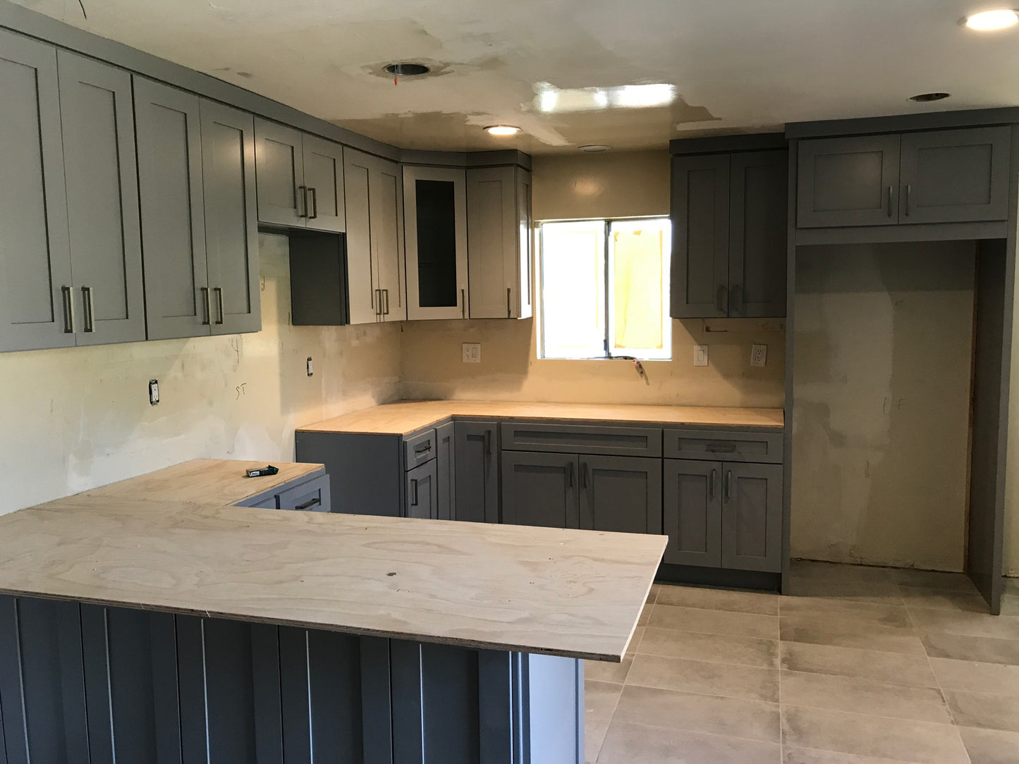 GREY SHAKER finished kitchen