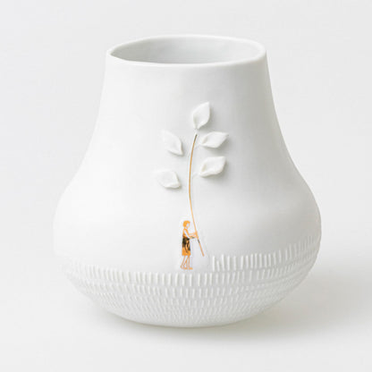 Picture Stories Meadow Porcelain Vase – Modern Floral Vase with Handcrafted Botanical Details