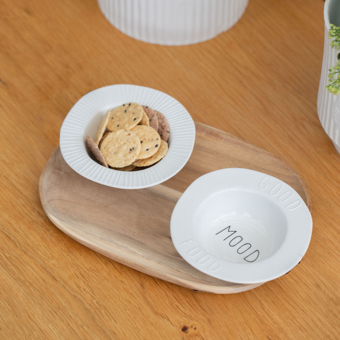 Bonjour acacia wood oval plate lifestyle