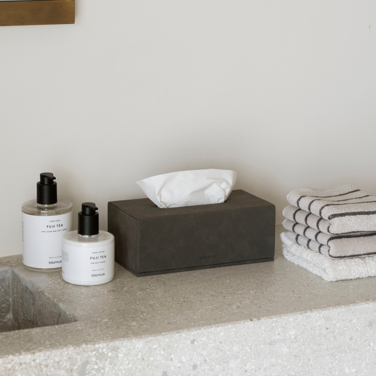 SAHLA decorative facial tissue box in Pewter