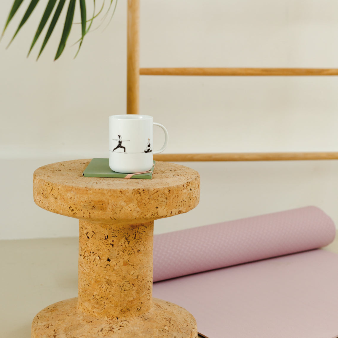 Hobby Porcelain Yoga Mug detail
