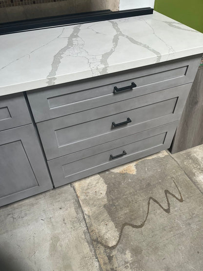 RUSTIC GREY SHAKER