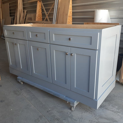 7ft Kitchen island with quartz top