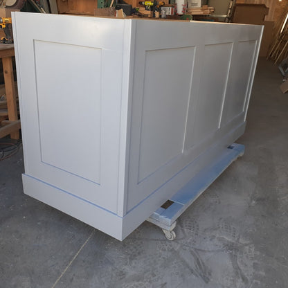 7ft Kitchen island with quartz top