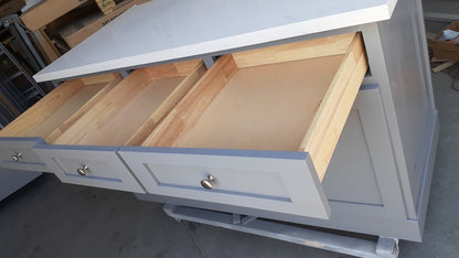 60" Kitchen island ship 3 days w/o top