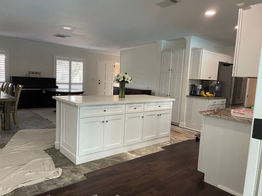 7ft Kitchen island with quartz top